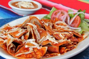 Chilaquiles rojos ligeros y deliciosos
