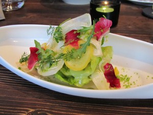 Ensalada con pétalos de rosa