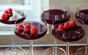Gelatina de vino tinto y frutos rojos