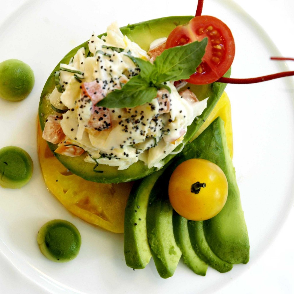 Aguacate relleno de Panela y pollo